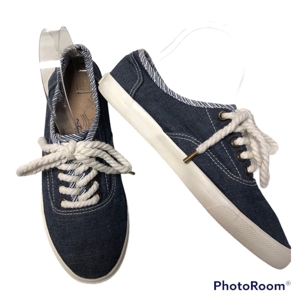MARGARITAVILLE CHAMBRAY BOAT/BEACH SNEAKERS
